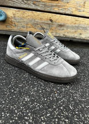 Кросівки чоловічі в стилі adidas