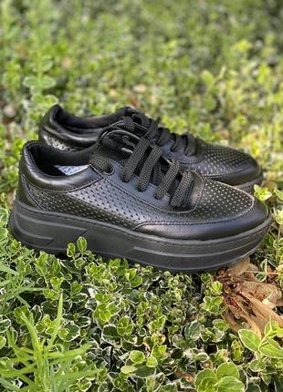 Летние черные кроссовки кожа с перфорацией