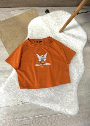 Вкорочена футболочка від shein