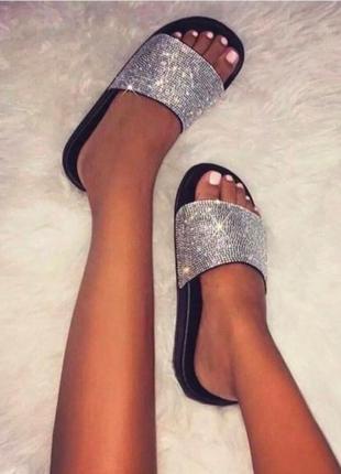 Шлепки шлепанцы блеск