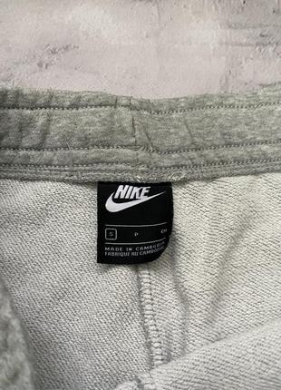 Базові сірі спортивні штани nike5 фото