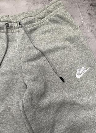 Базові сірі спортивні штани nike4 фото