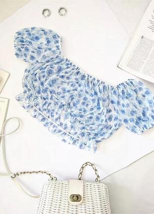 Блуза-сіточка/кроп-топ/топ/блуза з драпіруванням в дрібні квіточки на відкриті плечі nastygal, на р. s/m