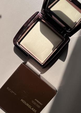 Пудра Hourglass ambient lighting powder diffused light 1,3г