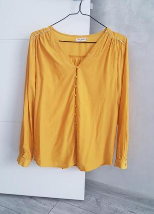 Базовая легкая приятная блуза