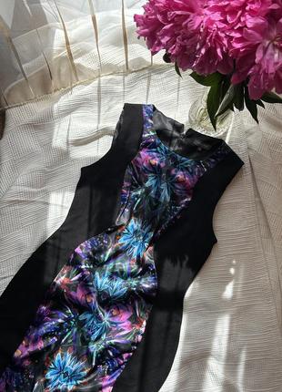 Платье футляр черная плотная с узором