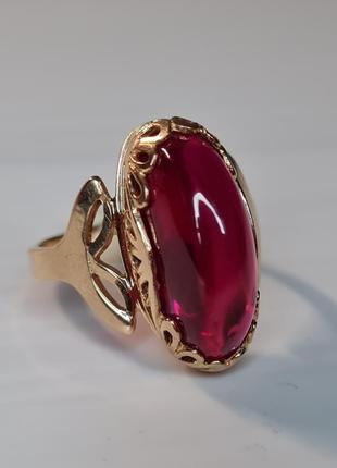 Золота каблучка ссср з рубіном