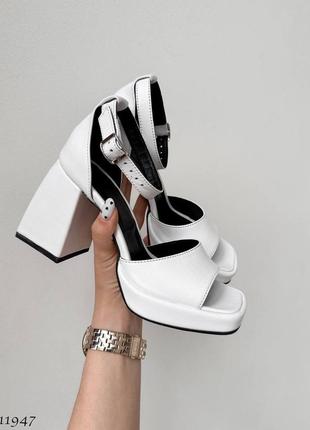 Босоножки женские кожаные