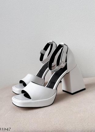 Босоножки женские кожаные