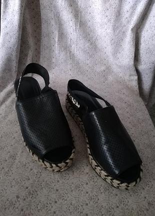 Босоножки