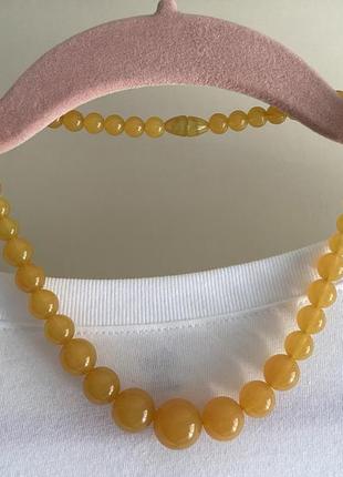 Ожерелье винтаж желтого цвета