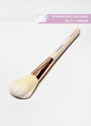 Скошений пензель для нанесення рум'ян 03 angled blush brush farmasi фармасі 9000463 пензлик