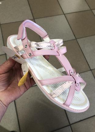 Босоніжки, сандалики