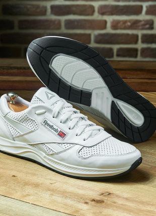 Кожаные мужские летние кроссовки  reebok 40-45 р-ры белые