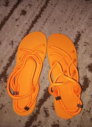 Симпатичная,мягкая летняя обувь ,сандали.