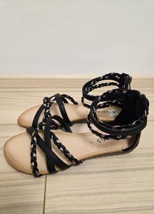 Жіночі босоніжки 36 р чорні сандалі гладіатори без каблука