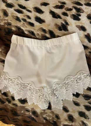 Шорты с кружевом m/l boohoo