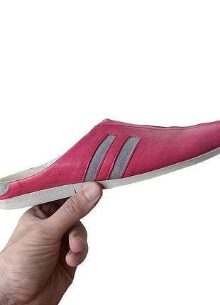 Шльопанці закриті спереду,36 розмір