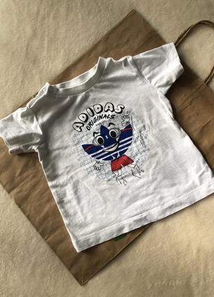 Оригінальна брендова футболка adidas 3-6 місяців більшомірить