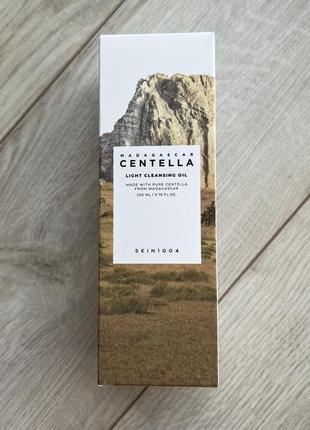 Легка очищувальна олія з екстрактом центели азіатської skin1004 madagascar centella light cleansing oil