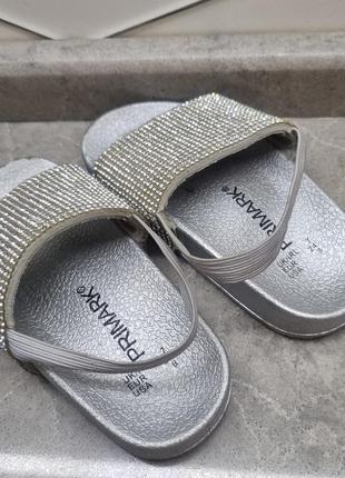 Primark сияющие босоножки для девочки