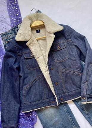 Стильная куртка джинсовка gap оригинал с меховым подкладом
