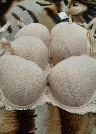 Бюстгалтер с кружевным узором