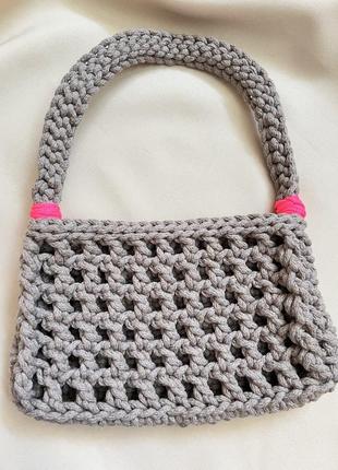 Вязаная сумка с акцентом