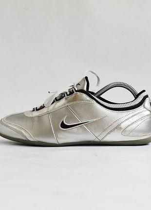 Кроссовки кожаные серебристые nike размер 41-42