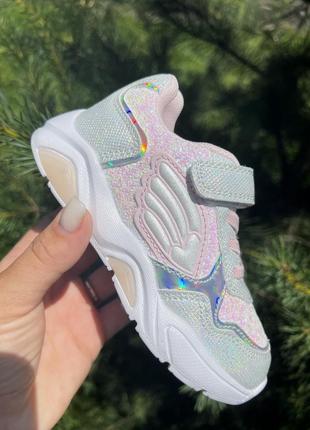 Яркие блестящие кроссовки для девочки с подсветкой