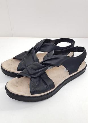 Кожаные босоножки clarks