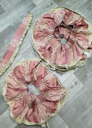 Ламбрекен с лентой для крючков