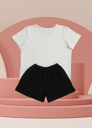 "bembi" комплект біла футболка та чорні шорти 4-5 років2 фото