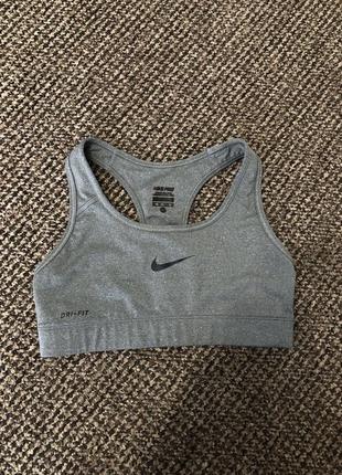 Топік nike pro