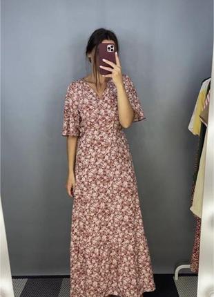 Новое длинное платье в пол сарафан в цветочный принт ярусное от primark