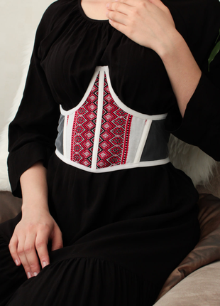 Підгрудний корсет з орнаментом вишиванкою на шнурівці