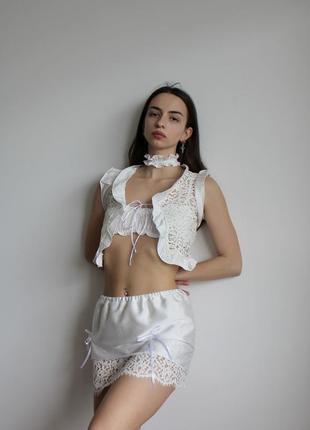 Жилетка біла