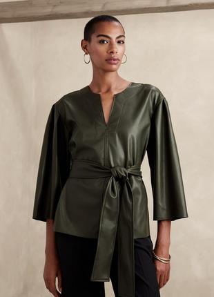Женская блузка с поясом banana republic