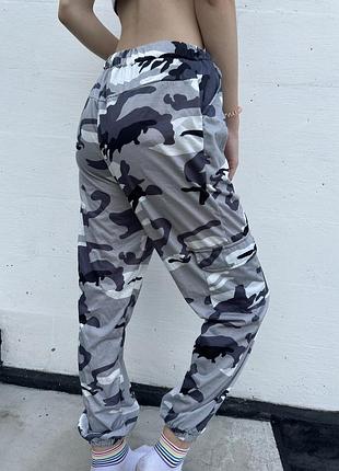 Штани з принтом