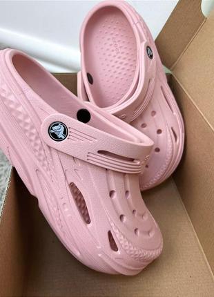 Женские кроксы сабо crocs off grid clog petal pink пудра новинка