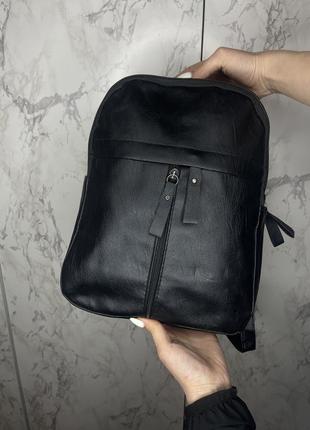 Чорний жіночий рюкзак з екошкіри7 фото