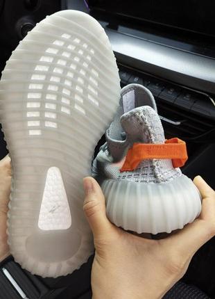 Кросівки adidas yeezy boost 350 v2 сірі з помаранчевим4 фото