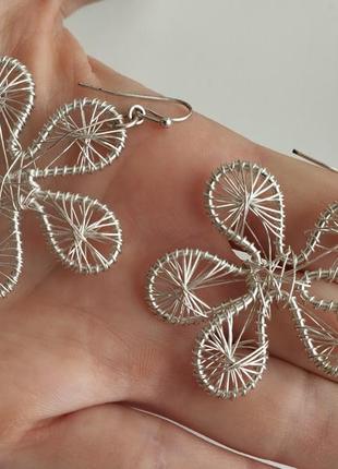 Класні плетені сережки квіточки