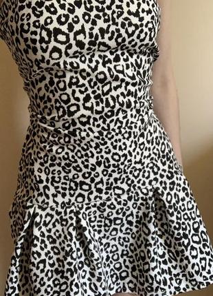 Розкішна сукня з леопардовим принтом4 фото