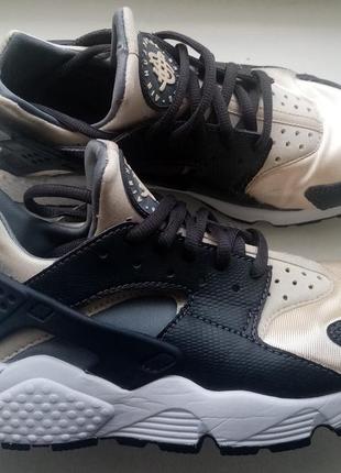 24 см. кроссовки nike air huarache (оригинал).