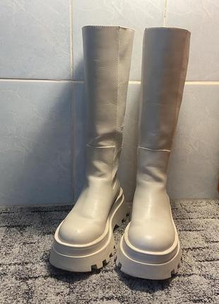 Білі сапоги pull&bear 37р