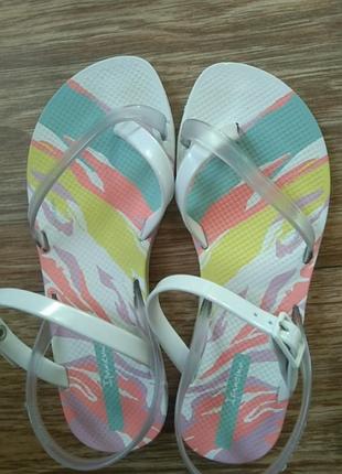 Сандалии босоножки