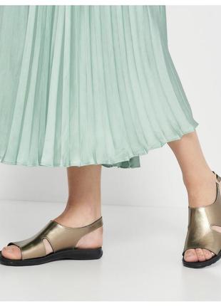 Сандалии женские золотые, кожа