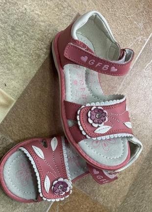 Босоножки 27р.