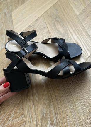 Новые босоножки на удобном каблуке topshop